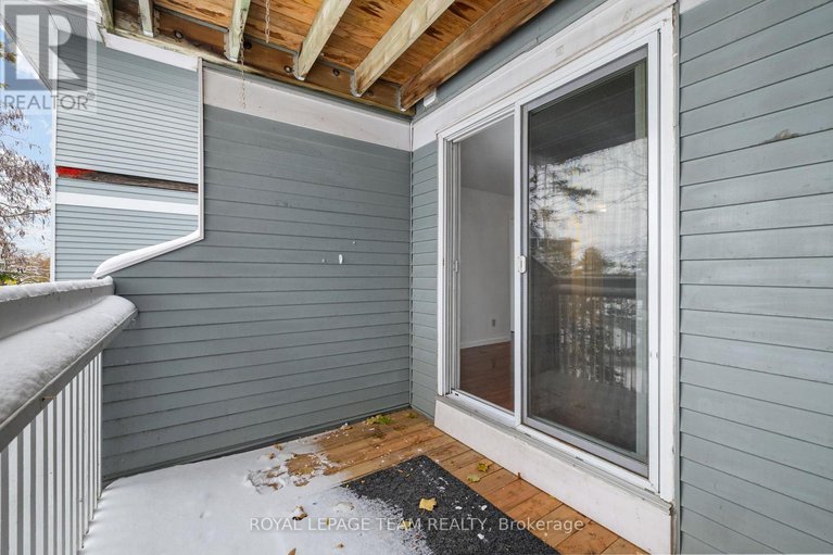 29098666/314-214-viewmount-drive/borden-farmstewart-farmcarleton-heightsparkwood-hills/ottawa/ontario/K2E7X3_21