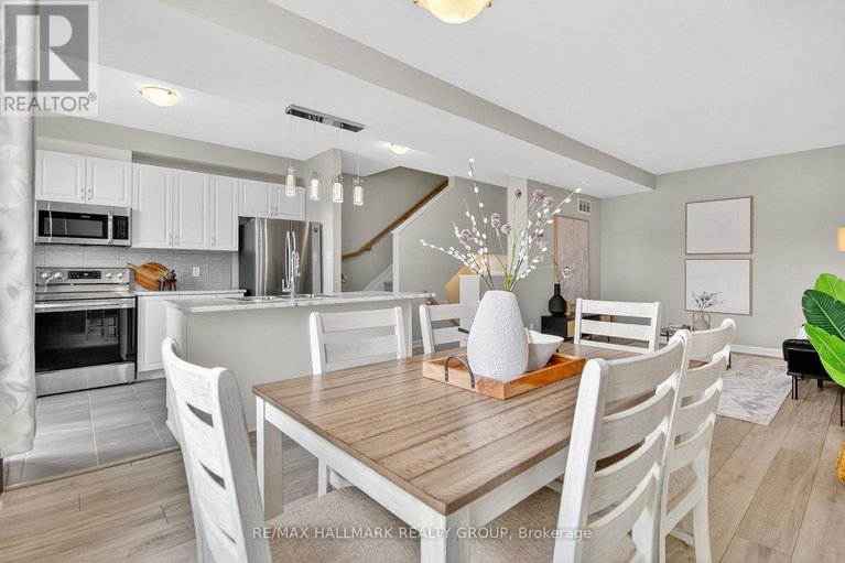 29577723/58-teelin-circle/half-moon-bay/ottawa/ontario/K2J6T9_14