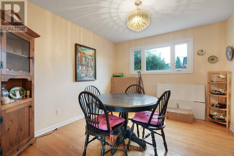 28967261/1273-anoka-street/ridgemont/ottawa/ontario/K1V6C3_8