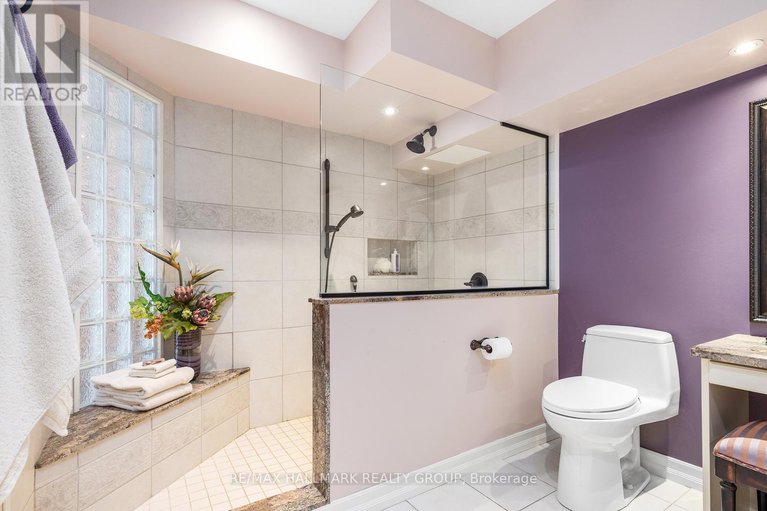 28377545/1-rideau-glen-drive/rideau-heightsashdalerideau-glen/ottawa/ontario/K2C3H1_36
