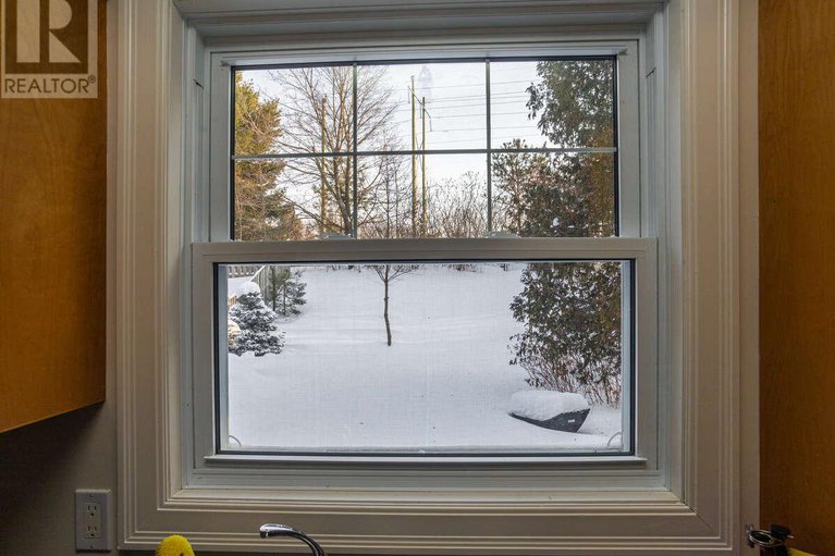 29386646/73-hobart-crescent/sheahan-estatestrend-village/ottawa/ontario/K2H5S3_12