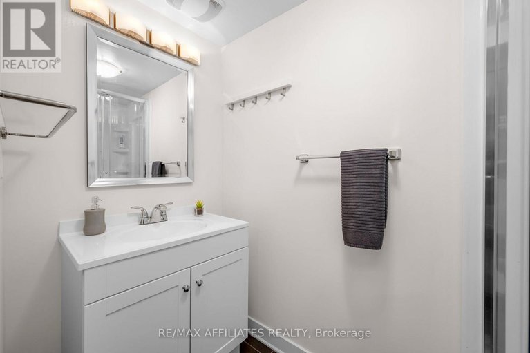 29158864/22-inuvik-crescent/katimavik/ottawa/ontario/K2L1A2_42