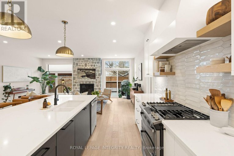 29407569/276-clare-street/westborohampton-park/ottawa/ontario/K1Z7E3_12