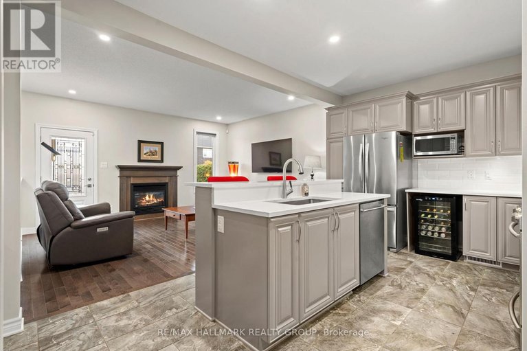 29630938/321-hepatica-way/avalon-west/ottawa/ontario/K4A0Y9_15