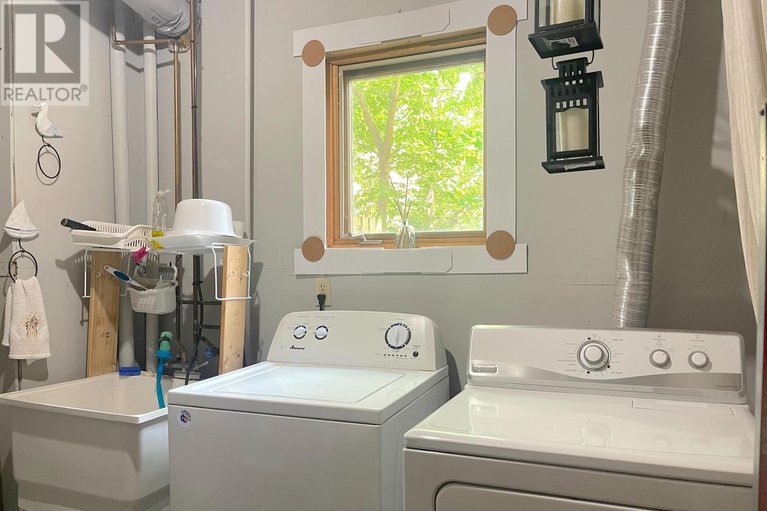 28841165/1471-bryson-lane/sawmill-creektimbermill/ottawa/ontario/K1T2T7_25