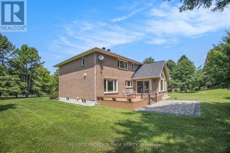 28689701/1410-sherruby-way/rural-kanata-central/ottawa/ontario/K2W1B1_26