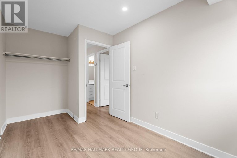 28325913/2788-pimlico-crescent/emerald-woodssawmill-creek/ottawa/ontario/K1T2A8_16