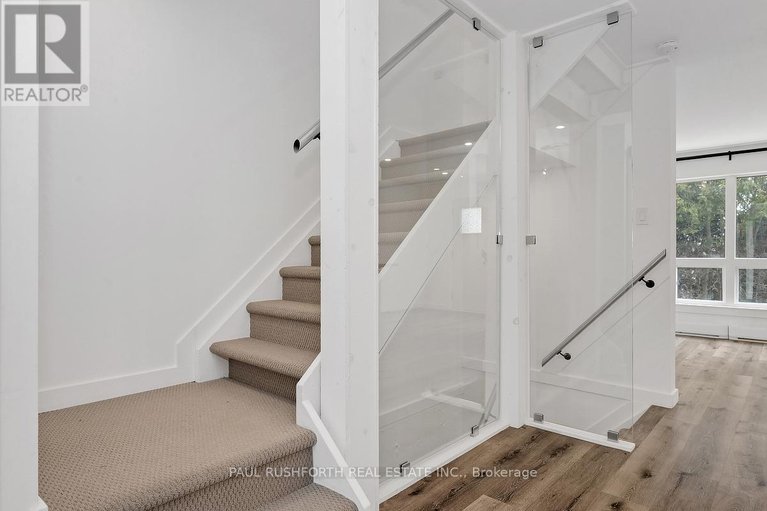 29578151/23-pixley-private/riverview-park/ottawa/ontario/K1G4C3_6