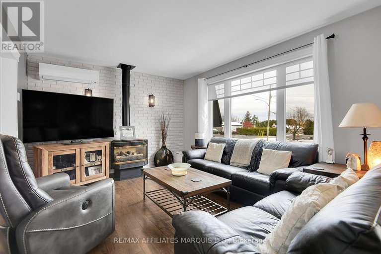 29216176/20391-park-crescent/south-glengarry-charlottenburgh-twp/south-glengarry/ontario/K0C1L0_6