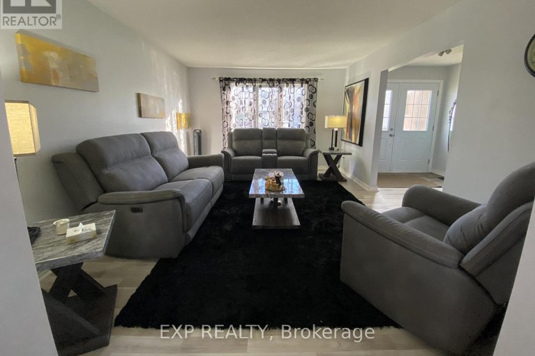 29135222/415-kintyre-private/carleton-square/ottawa/ontario/K2C3M9_4