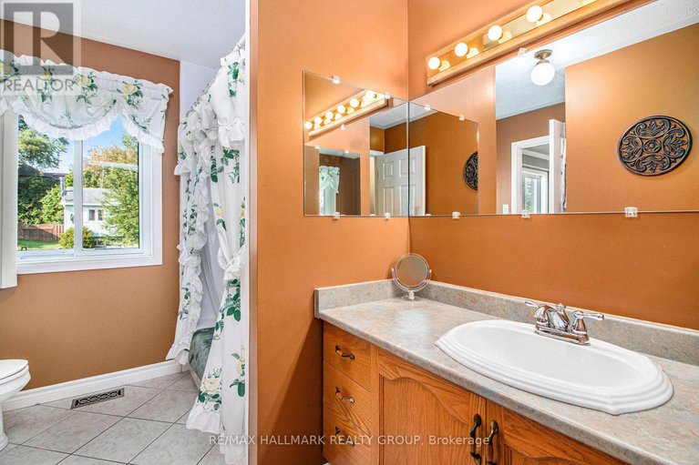 28846861/945-belvedere-avenue/town-of-rockland/clarence-rockland/ontario/K4K1H3_16