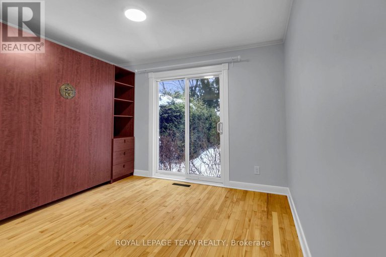 28363169/638-coronation-avenue/riverview-park/ottawa/ontario/K1G0M5_17