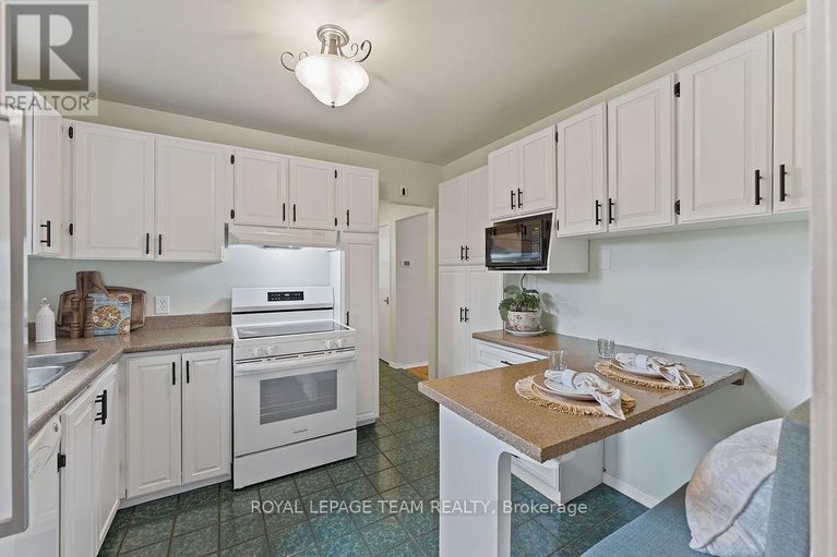 29581119/123-abbeyhill-drive/glencairnhazeldean/ottawa/ontario/K2L1H4_13