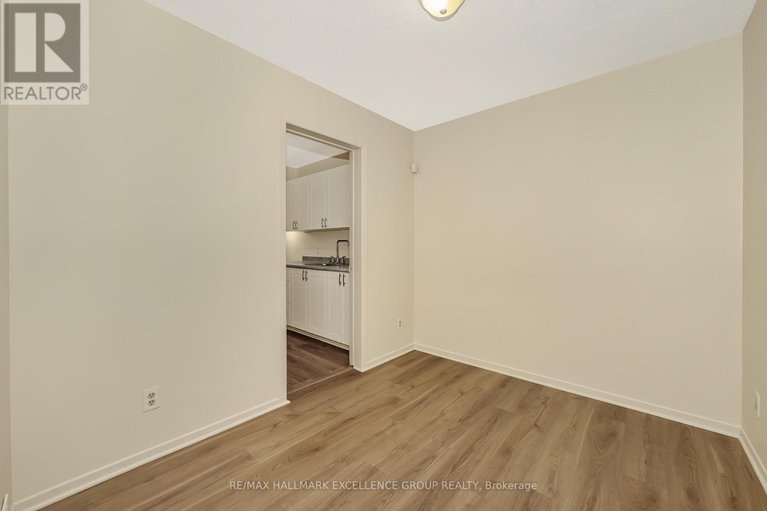 29167198/15-1968-fairglen-mews/blackburn-hamlet-south/ottawa/ontario/K1B5A5_10