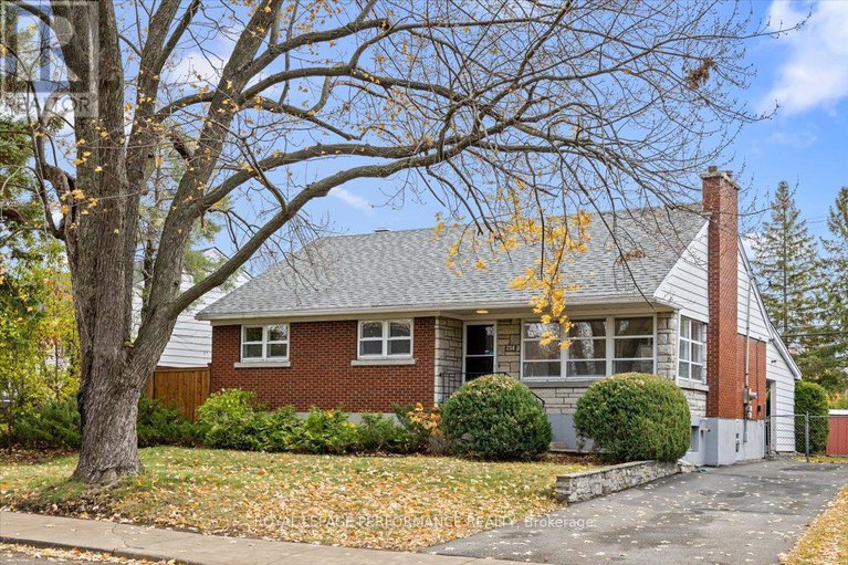 29083781/234-knox-crescent/riverview-park/ottawa/ontario/K1G0K8_1