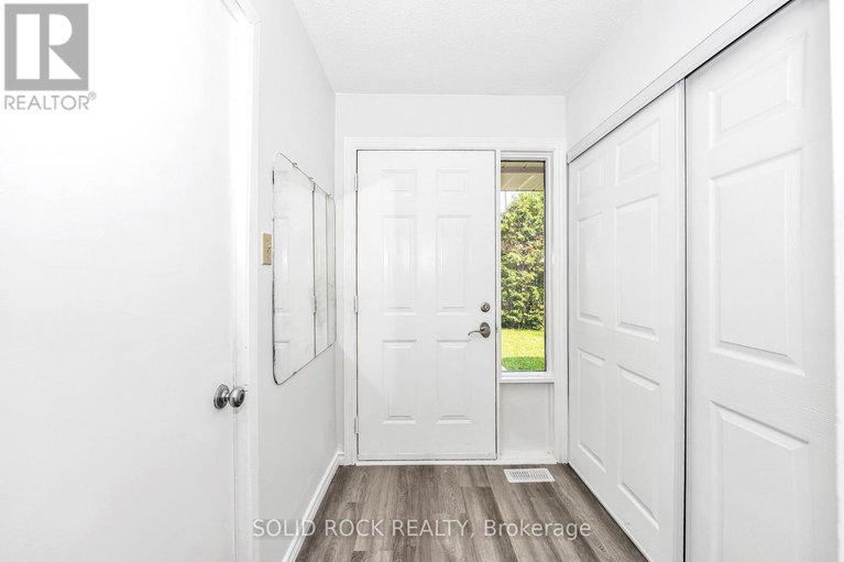 28622549/348-monica-crescent/bilberry-creekqueenswood-heights/ottawa/ontario/K1E3N5_4