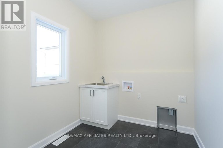 28936750/1060-chablis-crescent/embrun/russell/ontario/K0A1W0_21
