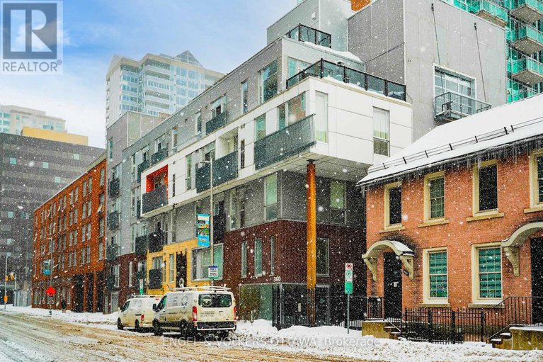 29426650/104-360-cumberland-street/lower-townbyward-market/ottawa/ontario/K1N0B1_2