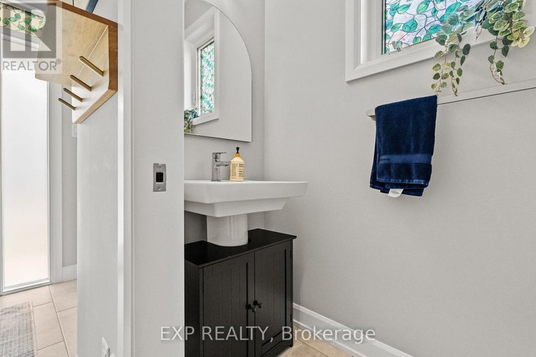 29648465/419-clubtail-private/blossom-parkkemp-parkfindlay-creek/ottawa/ontario/K1X0M9_7