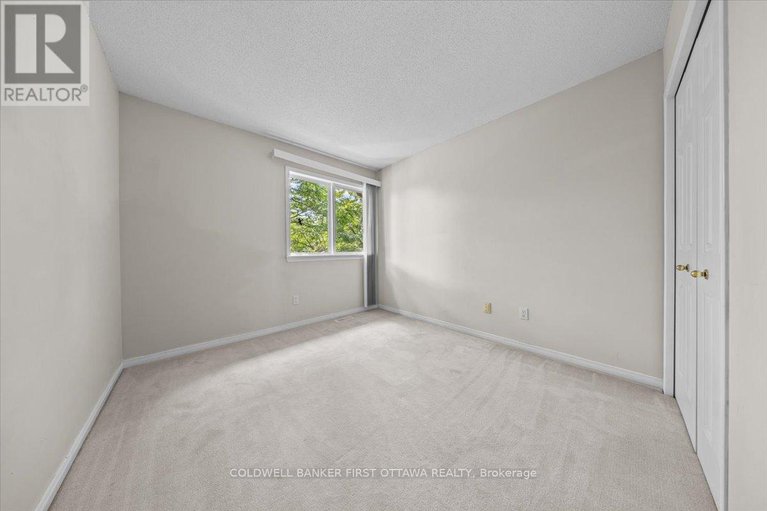 28806487/18-maxton-private/beacon-hill-south/ottawa/ontario/K1J1J2_25