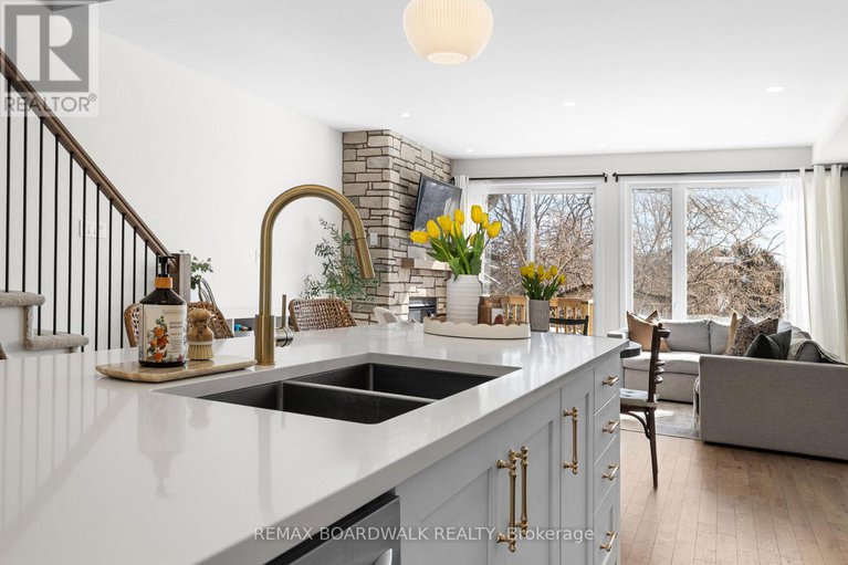 29425299/204-adelaide-street/almonte/mississippi-mills/ontario/K0A1A0_7