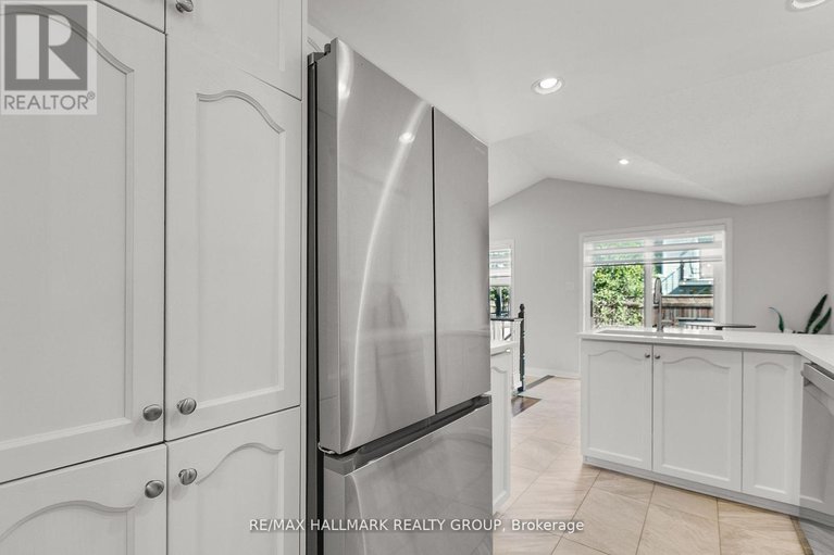 28990244/31-saddlesmith-circle/emerald-meadowstrailwest/ottawa/ontario/K2M2Y8_12