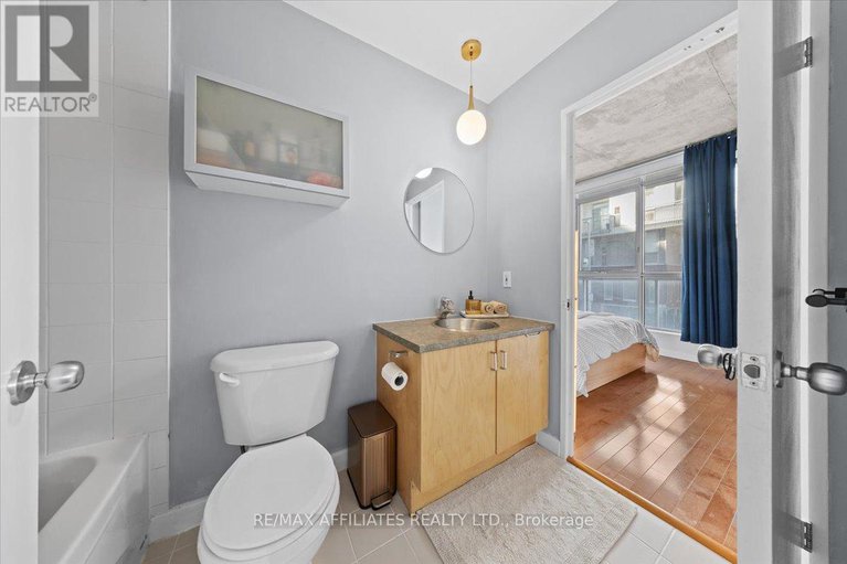 28155411/201-180-york-street/lower-townbyward-market/ottawa/ontario/K1N1J6_22