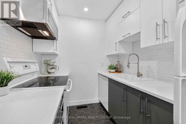 29379154/12-black-forest-lane/arbeatha-park/ottawa/ontario/K2H5C8_22