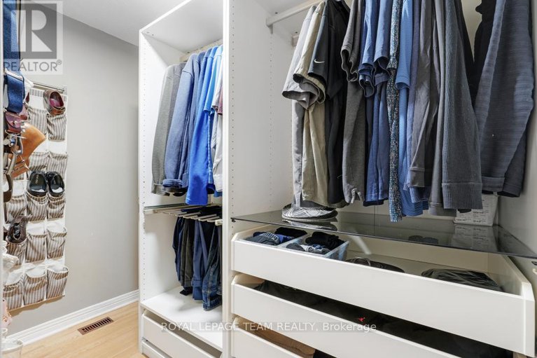 29048933/28-holitman-drive/knollsbrook/ottawa/ontario/K2J2A9_29