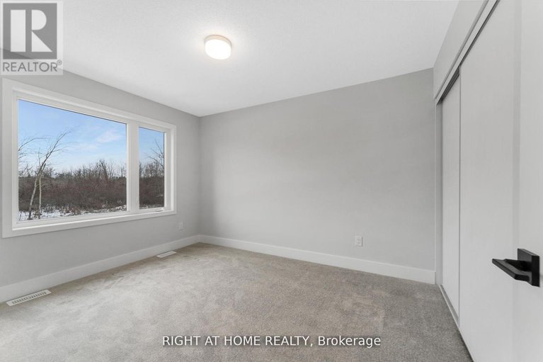 29078222/831-derreen-avenue/stittsville-north/ottawa/ontario/K2S3A7_16