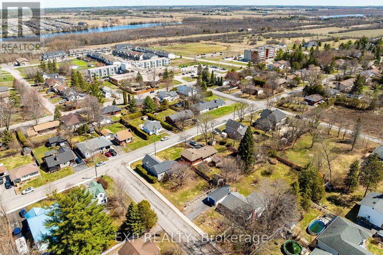 29633169/308-st-george-street/almonte/mississippi-mills/ontario/K0A1A0_33