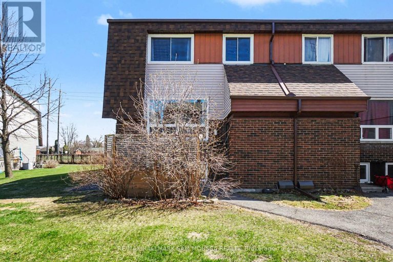 29672531/28c-woodvale-green/craig-henrywoodvale/ottawa/ontario/K2G4H4_3