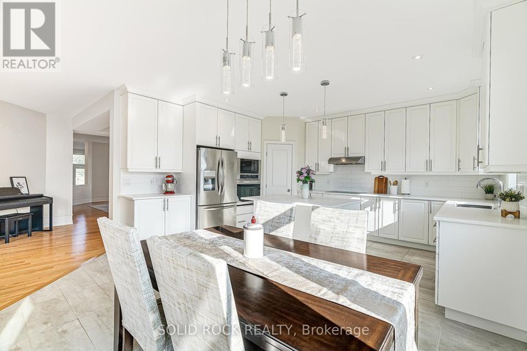 28804205/326-memorial-grove/riverside-southgloucester-glen/ottawa/ontario/K1X0C8_18
