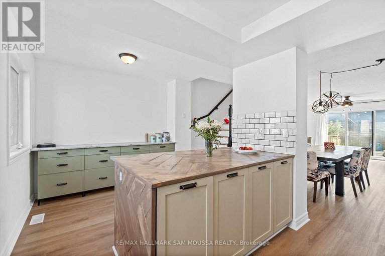 28654019/1222-longfields-drive/strandherd/ottawa/ontario/K2J5X3_16