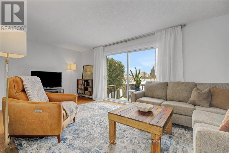 29428716/318-dalehurst-drive/tanglewood/ottawa/ontario/K2G4E4_14