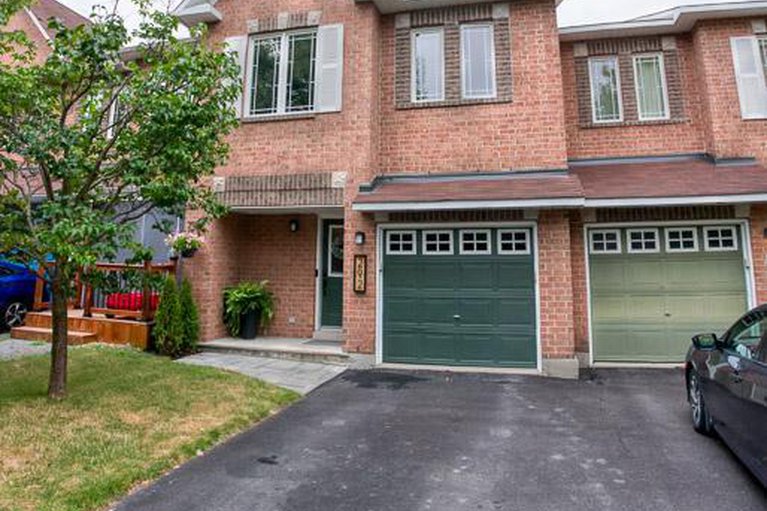 28808574/292-forestbrook-street/morgans-grantsouth-march/ottawa/ontario/K2K0B9_1