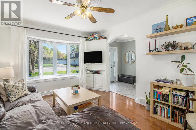 28332843/453-pleasant-park-road/alta-vistafaircrest-heights/ottawa/ontario/K1H5M9_6