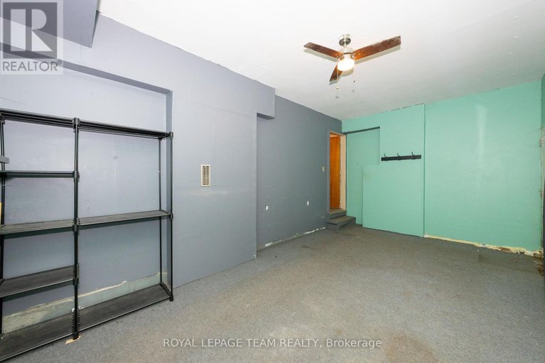 29205924/7-coolbrook-cr-crescent/munster/ottawa/ontario/K0A3P0_24