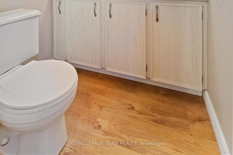 29038836/1094-alenmede-crescent/fairfield-heights/ottawa/ontario/K2B8H3_21