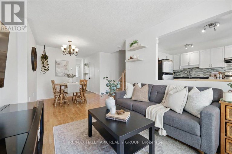 28376858/2083-sacramento-drive/fallingbrookgardenway-south/ottawa/ontario/K4A3L2_8