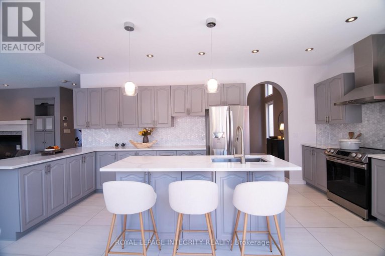 29191468/34-keighley-circle/morgans-grantsouth-march/ottawa/ontario/K2K3H8_15