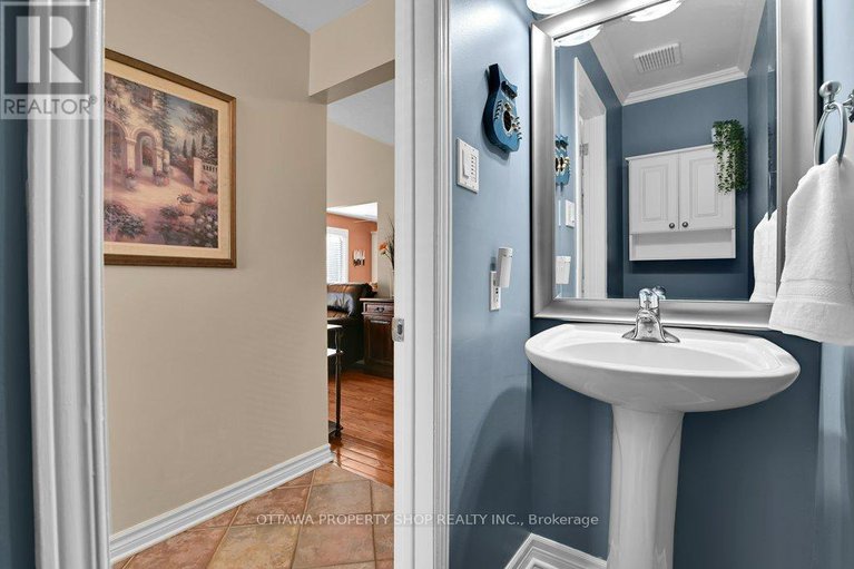 28350114/6156-vineyard-drive/convent-glen/ottawa/ontario/K1C2N6_14