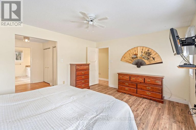 29282717/1040-karsh-drive/hunt-club-park/ottawa/ontario/K1G4M9_26