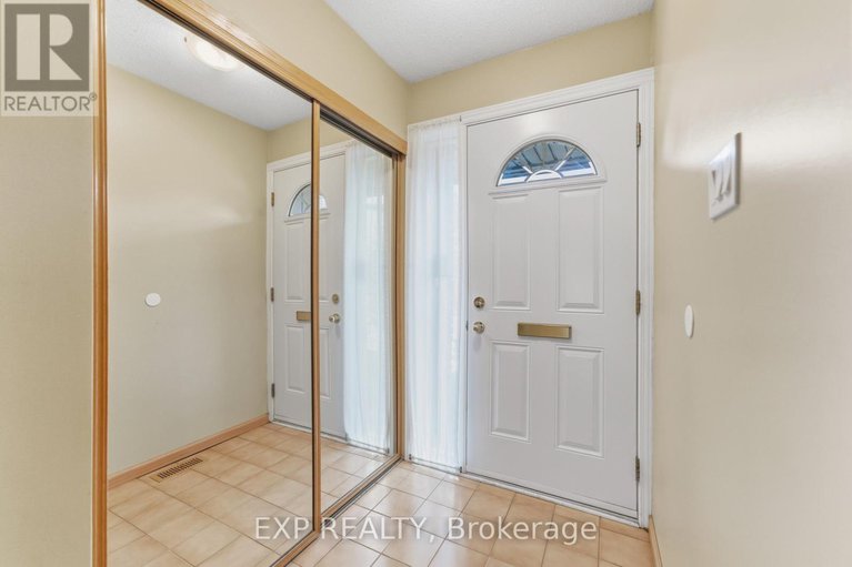 28982372/73-1900-marquis-avenue/beaconwood/ottawa/ontario/K1J8J2_3