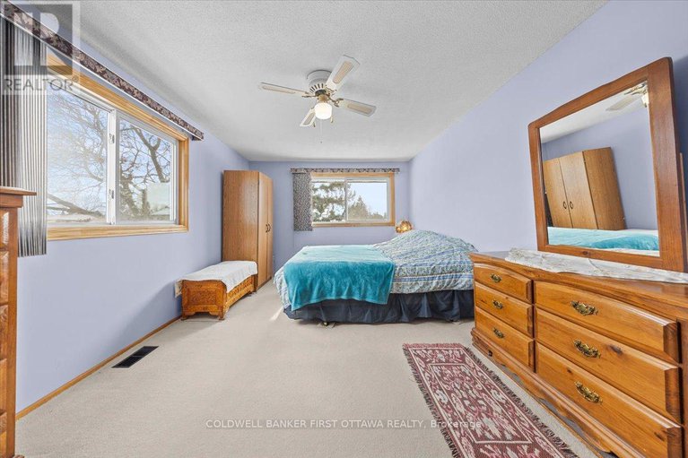 29427446/34-hadley-circle/bells-corners/ottawa/ontario/K2H6N9_13