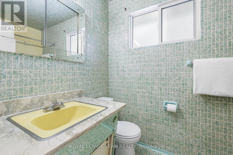 29244449/2358-malone-crescent/queensway-terrace-southridgeview/ottawa/ontario/K2C1L5_31