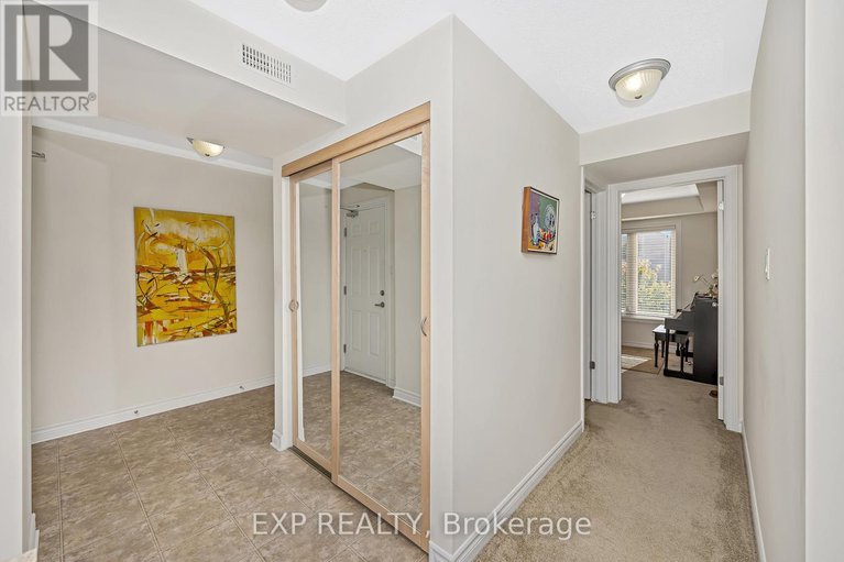 28967485/6-585-stonefield-private/barrhaven-east/ottawa/ontario/K2G4R4_28