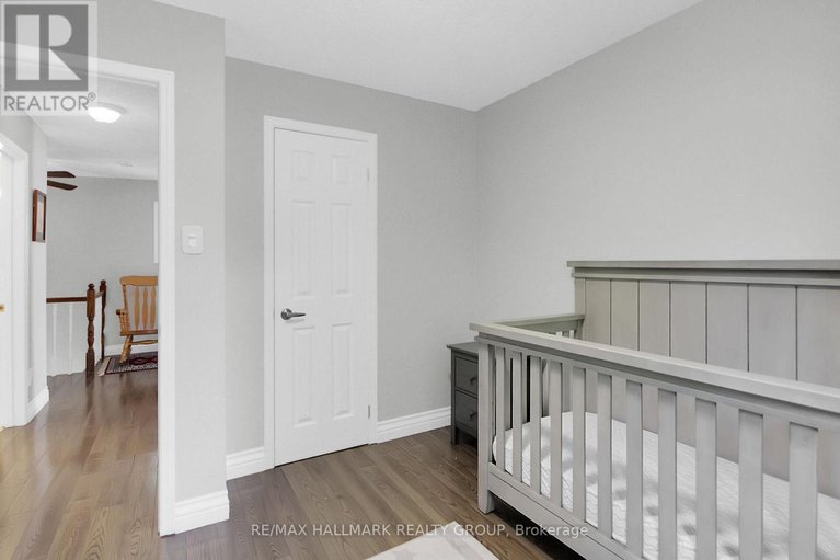 28723608/1661-kindersley-avenue/chateauneuf/ottawa/ontario/K1C4V4_28