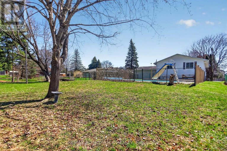 29666453/103-christopher-hamilton-street/richmond/ottawa/ontario/K0A2Z0_47