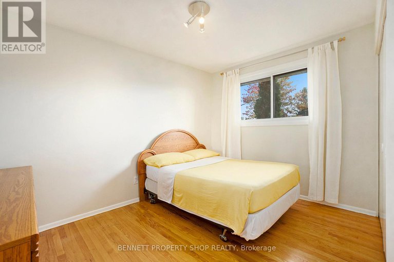 28973672/17-glenmanor-drive/meadowlandscrestview/ottawa/ontario/K2G3E8_16